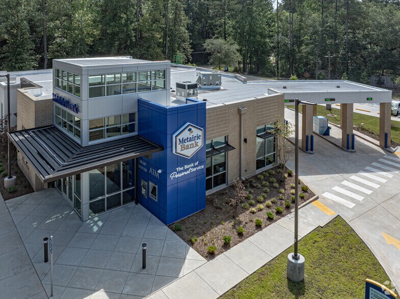Primary Photo Of 70496 Highway 21, Covington Bank For Lease
