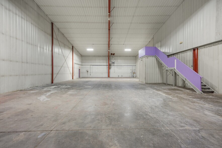 More Photos Of 8914 Green Valley Dr, Manhattan Manufacturing For Sale