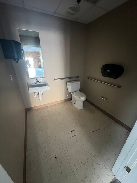 More Photos Of 2130-2146 Cobbs Ford Rd, Prattville Freestanding For Lease