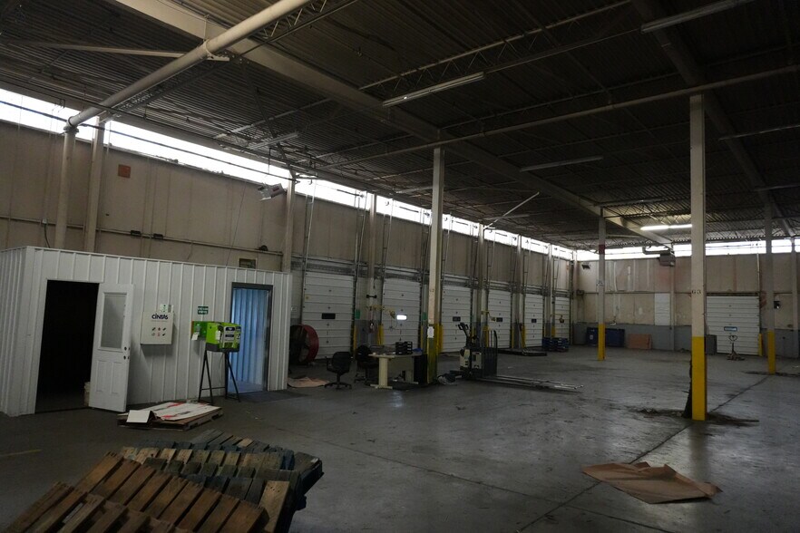 More Photos Of 2301 Virginia Ave, Culloden Warehouse For Lease