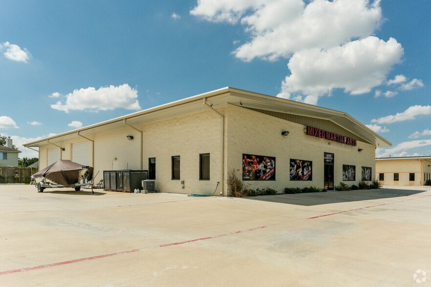 More Photos Of 10111 Grant Rd, Houston Warehouse For Lease