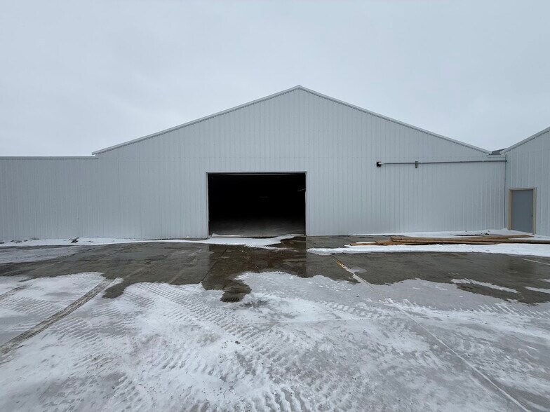 More Photos Of 1793 550th St, Wood Lake Manufacturing For Lease