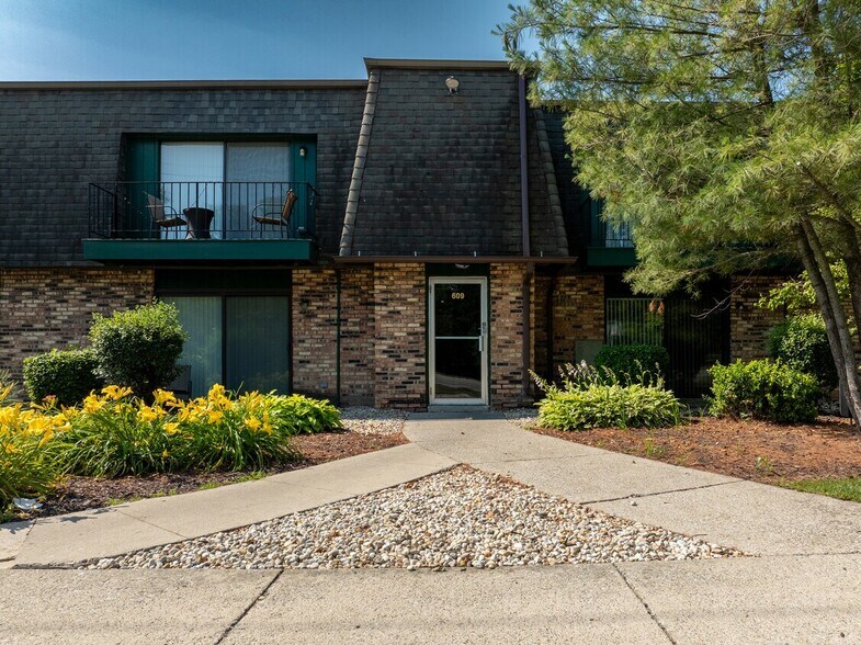 More Photos Of 725 E Glenwood Lansing Rd, Glenwood Apartments For Sale