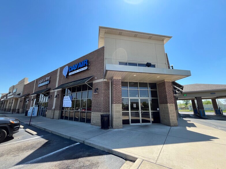 Primary Photo Of 3434-3480 York Commons Blvd, Dayton Storefront Retail Office For Lease