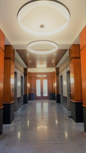 More Photos Of 2 Easton Oval, Columbus Office For Lease