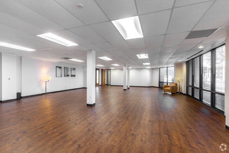 More Photos Of 13465 Midway Rd, Farmers Branch Coworking Space