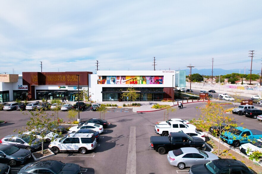 More Photos Of 9901 S Alameda St, Los Angeles Unknown For Lease