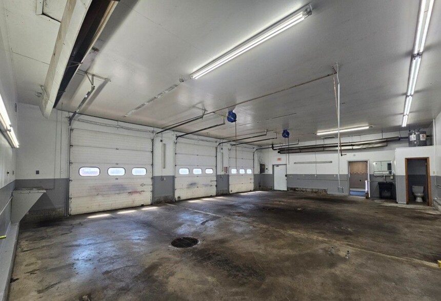 More Photos Of 97 East Ave, Newark General Retail For Sale