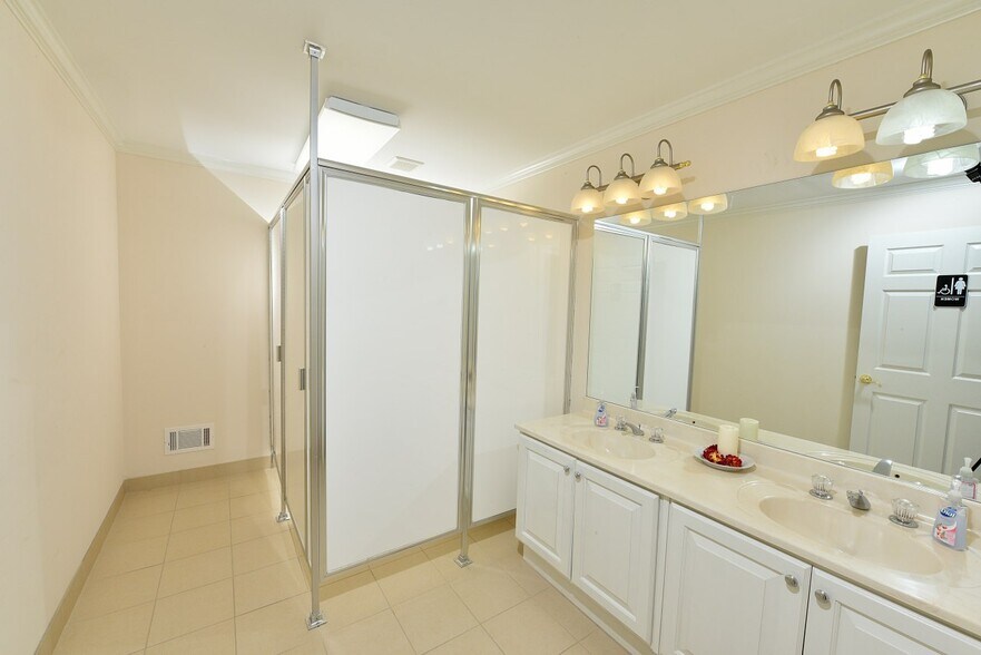 More Photos Of 2601 Sandy Plains Rd, Marietta Office For Sale