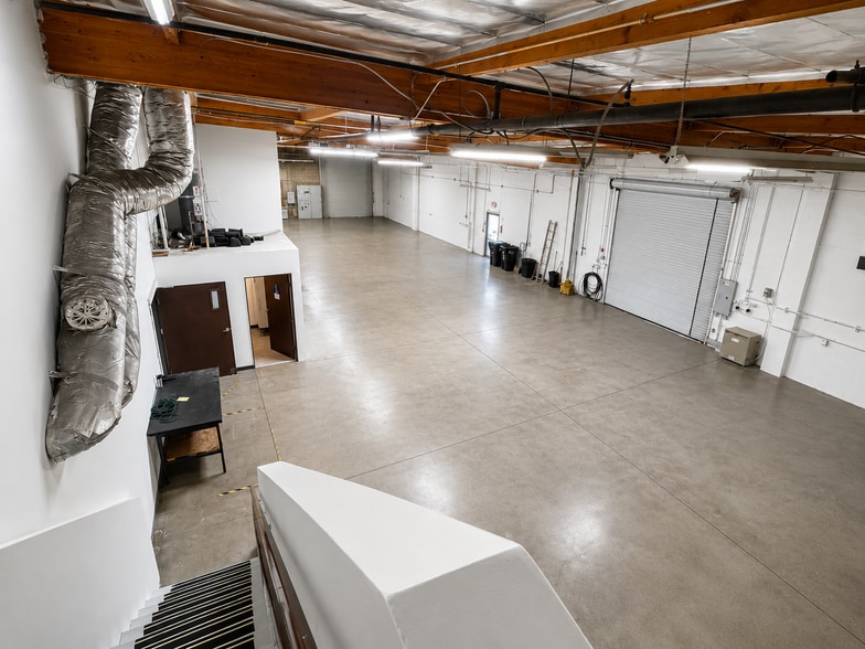 More Photos Of 5450 Tech Cr, Moorpark Manufacturing For Lease