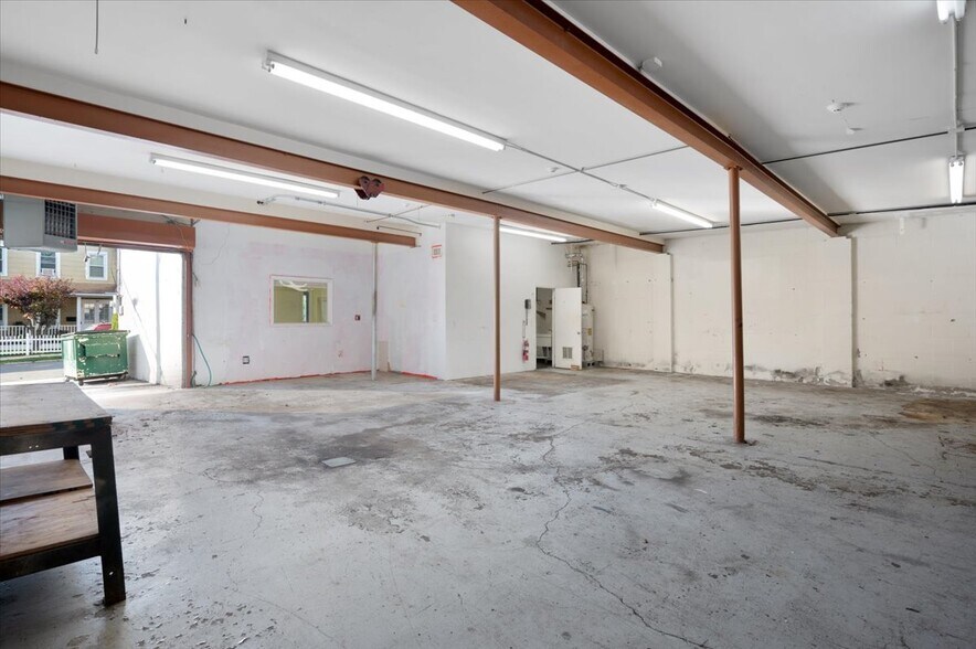 More Photos Of 217 Madison Ave, Port Chester Light Distribution For Sale