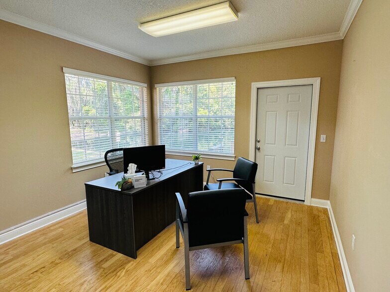 More Photos Of 6817 Southpoint Pky, Jacksonville Office For Lease