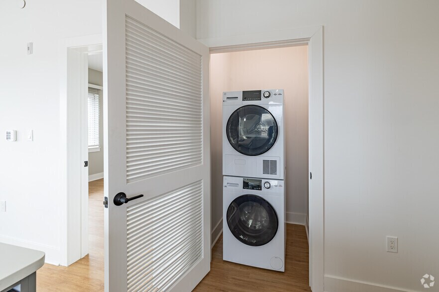 More Photos Of 1 E Main St, Bound Brook Apartments For Lease