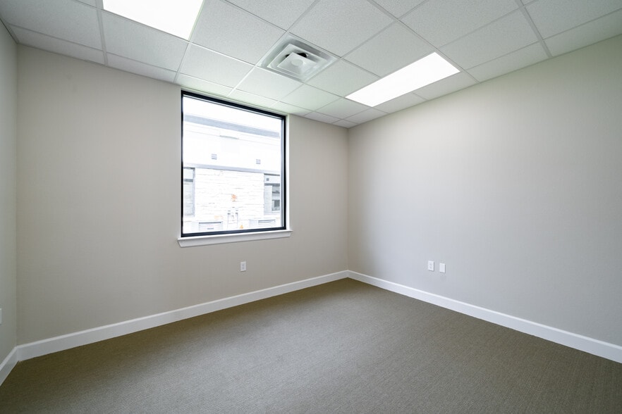 More Photos Of 5501 Cabrera Dr, Sugar Land Unknown For Lease