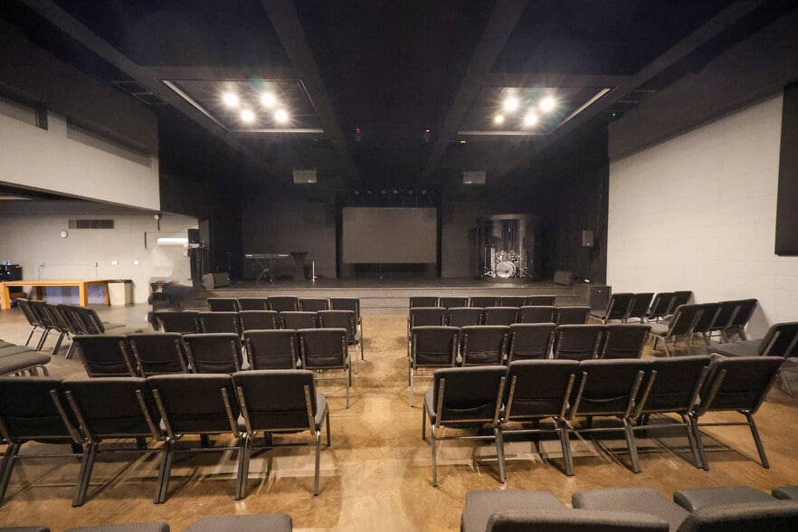 More Photos Of 3005 S Tuttle Ave, Sarasota Religious Facility For Sale