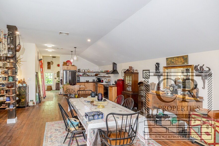 More Photos Of 5768-5774 Albany Post Rd, Rhinebeck Freestanding For Sale