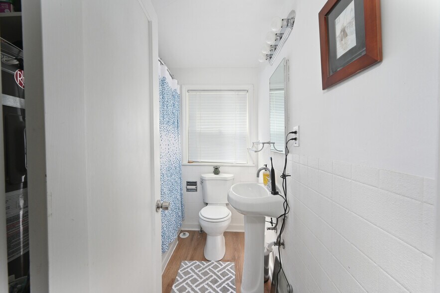 More Photos Of 8716 Sand Point Way NE, Seattle Apartments For Sale