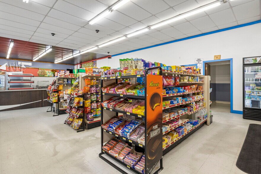 More Photos Of 10 E Main St, Castle Dale Convenience Store For Sale