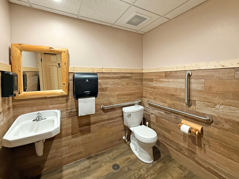 More Photos Of 910 E 2nd Ave, Indianola Restaurant For Sale