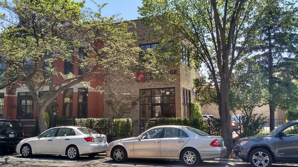 More Photos Of 1659 W Hubbard St, Chicago Loft Creative Space For Lease