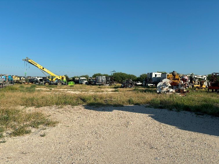 More Photos Of 2624 Highway 72, Three Rivers Warehouse For Lease
