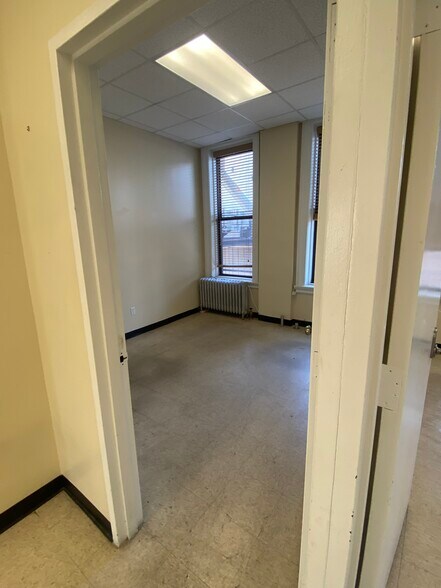 More Photos Of 370 E 149th St, Bronx Office For Lease