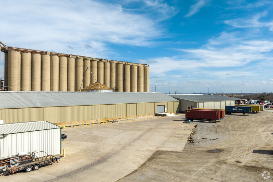 More Photos Of 2101 Terminal Rd, Fort Worth Warehouse For Lease