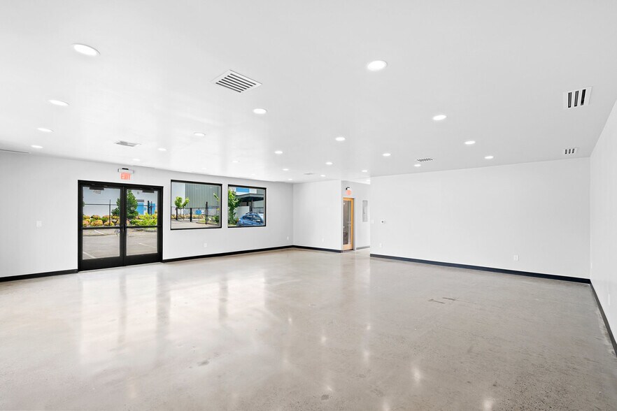 More Photos Of 4716 SE Powell Blvd, Portland Storefront Retail Office For Lease