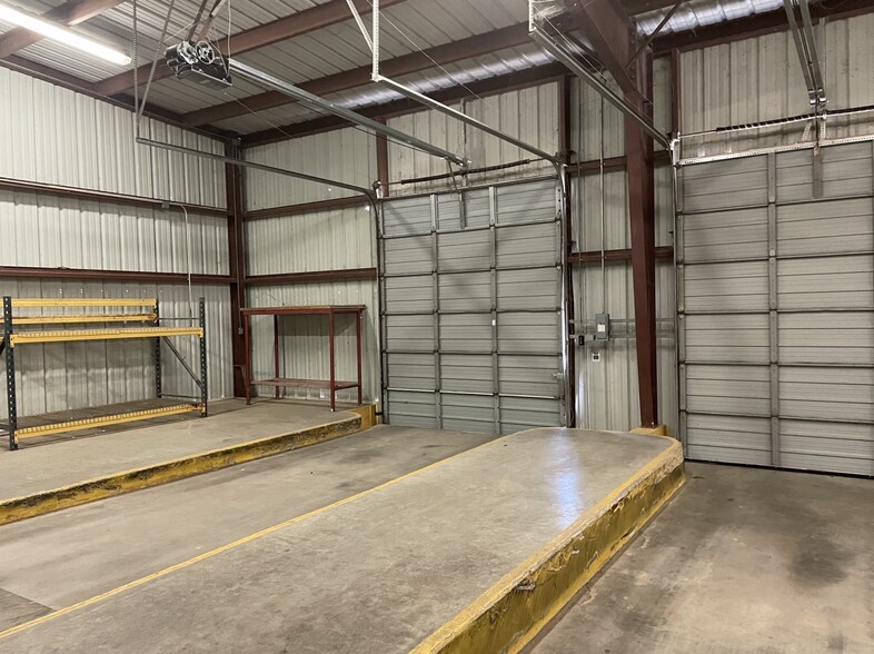 More Photos Of 1155 W Osr, Bryan Distribution For Lease