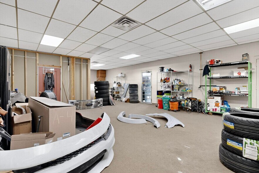 More Photos Of 2105 Aztec Rd NE, Albuquerque Warehouse For Sale