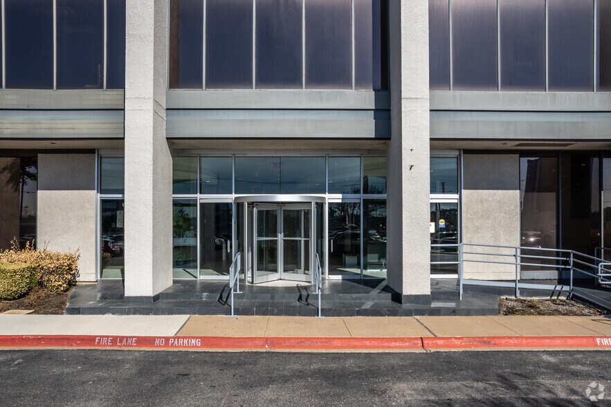 More Photos Of 13101 Preston Rd, Dallas Office For Lease