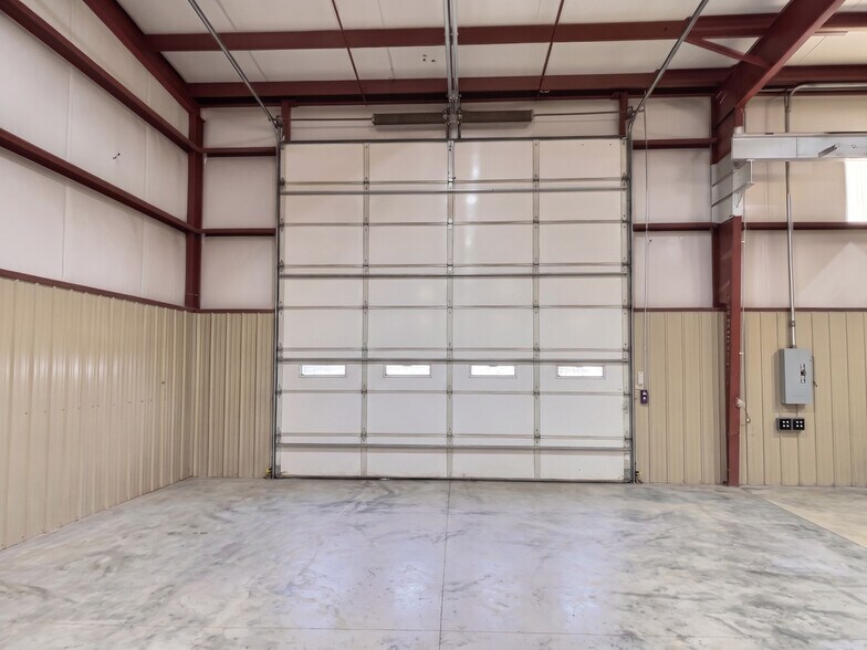 More Photos Of 1312 Pendell Blvd, Mills Industrial For Lease