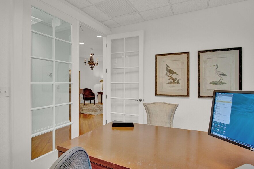 More Photos Of 6200 Metrowest Blvd, Orlando Coworking Space