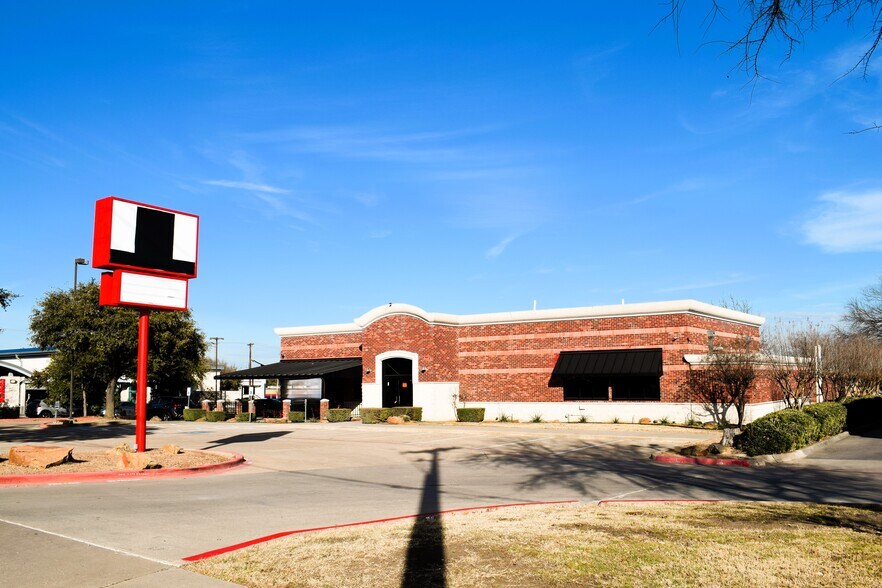 Primary Photo Of 1840 N Plano Rd, Richardson Freestanding For Lease