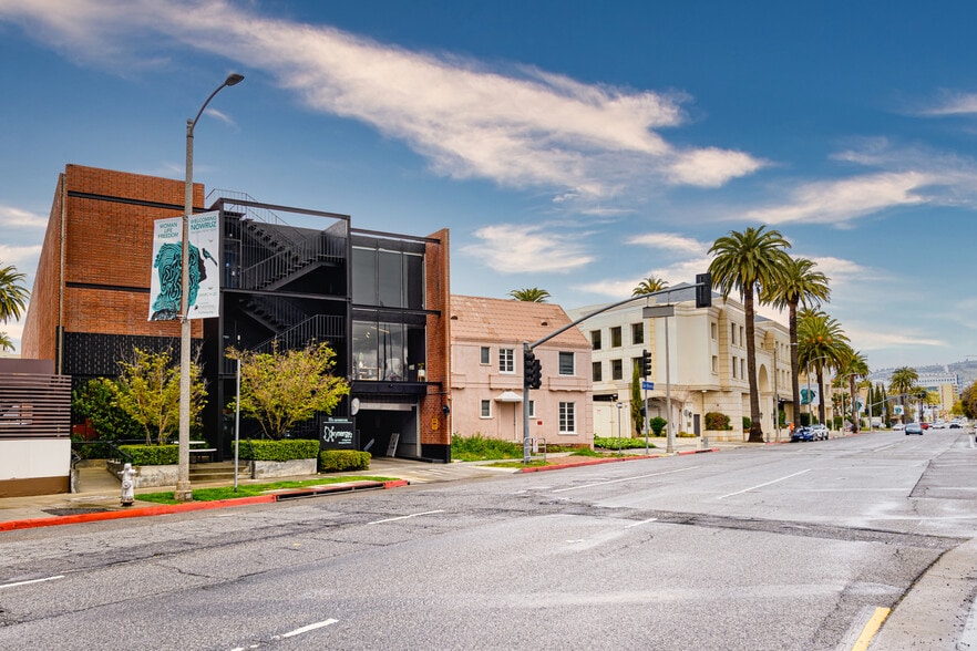 More Photos Of 113 N San Vicente Blvd, Beverly Hills Loft Creative Space For Sale