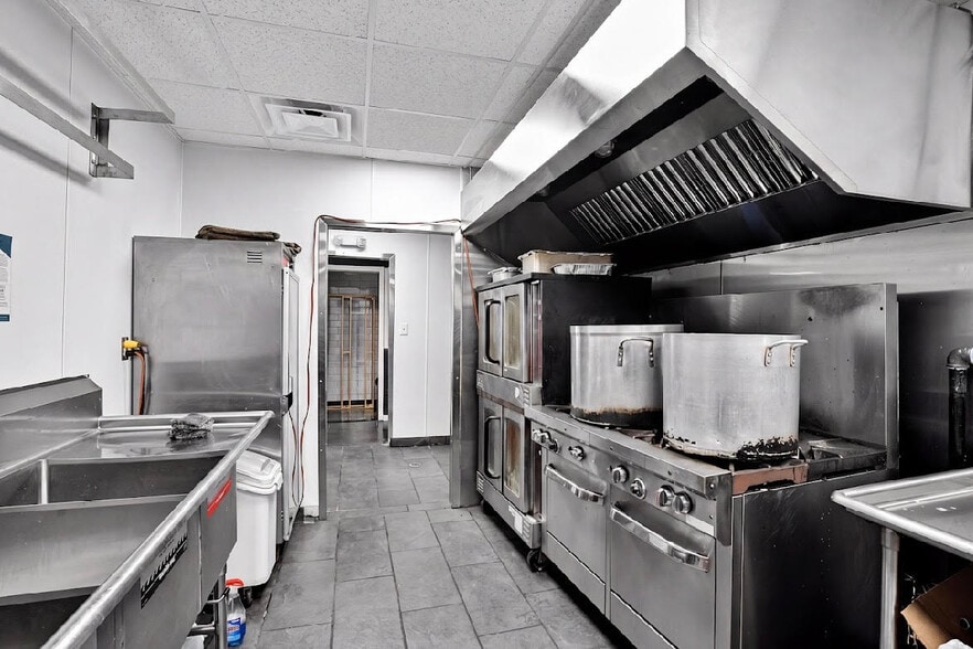 More Photos Of 24737 W 8 Mile Rd, Detroit Restaurant For Sale