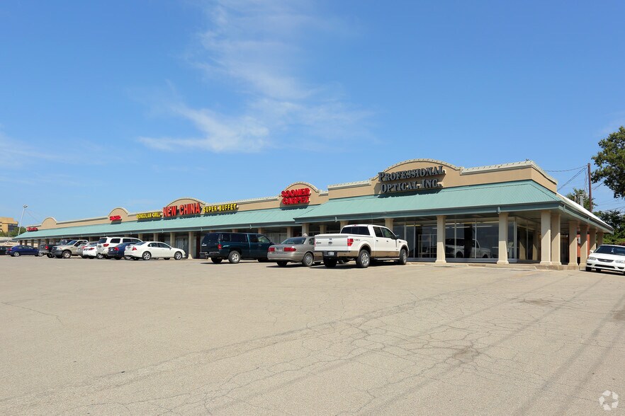 More Photos Of 3830 Frank Phillips Blvd, Bartlesville Unknown For Lease
