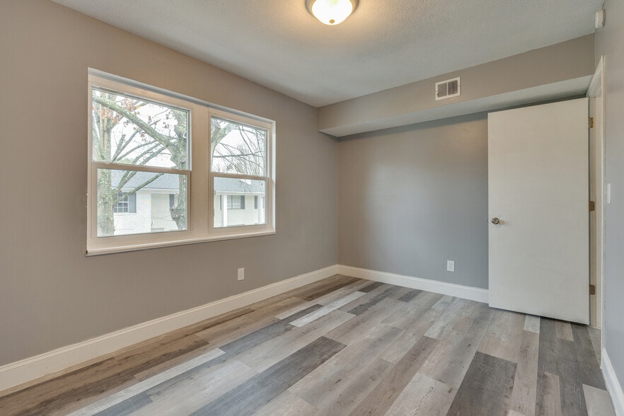 More Photos Of 1433 Stratford Rd, Kingsport Apartments For Sale