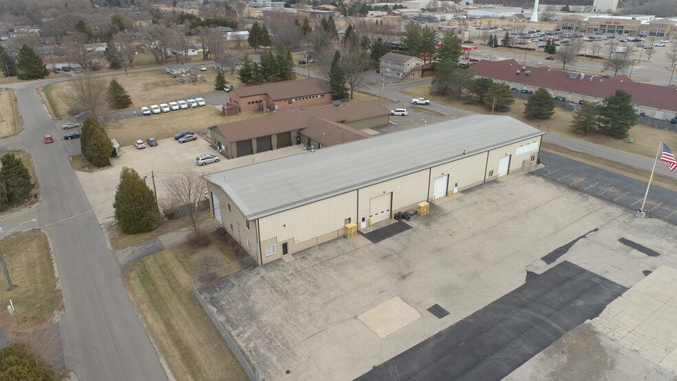 More Photos Of 2500 Westward Dr, Spring Grove Warehouse For Lease
