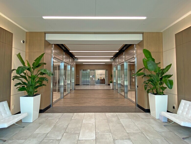 More Photos Of 2806 W Bitters Rd, San Antonio Unknown For Lease