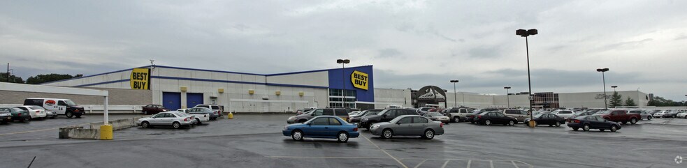 More Photos Of 2001 South Rd, Poughkeepsie General Retail For Lease