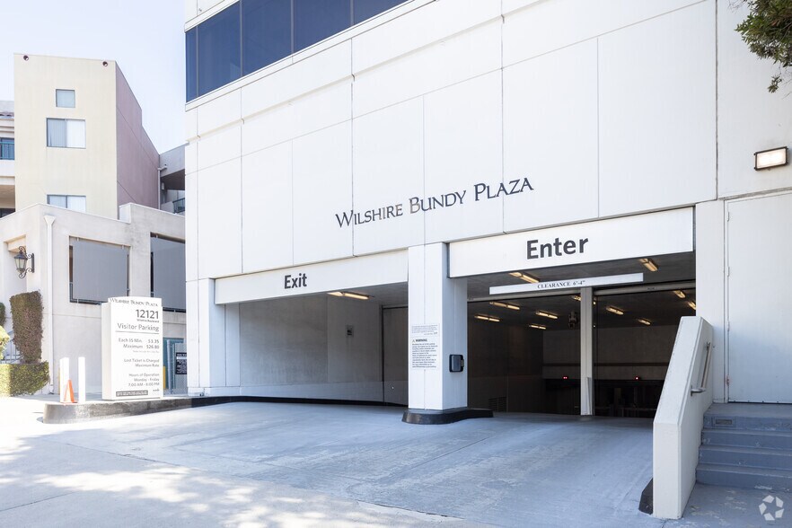 More Photos Of 12121 Wilshire Blvd, Los Angeles Office For Lease