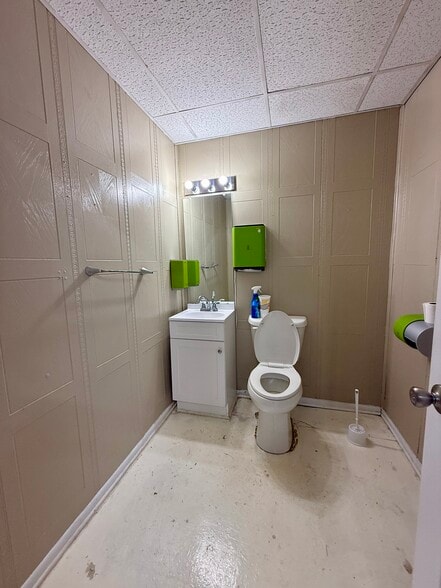 More Photos Of 2031-2033 ELLISVILLE Blvd, Laurel Flex For Sale