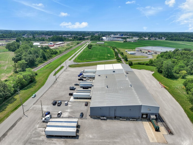 More Photos Of 400 Great Lakes Pky, Bellevue Warehouse For Sale