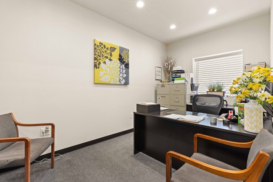 More Photos Of 5252 FM 517 Rd E, Dickinson Flex For Sale