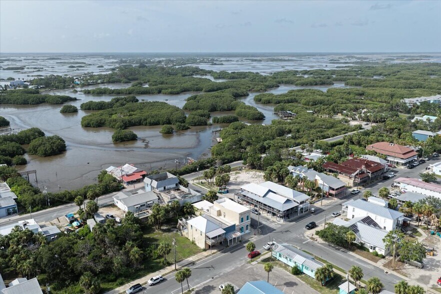 More Photos Of 509 2nd St, Cedar Key Medical For Sale