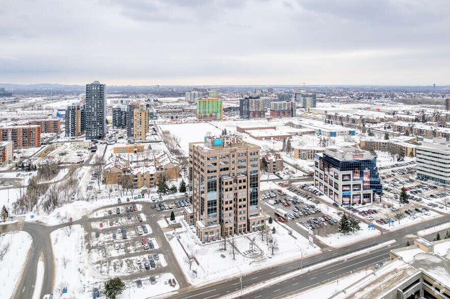 More Photos Of 3030 Boul Le Carrefour, Laval Medical For Lease