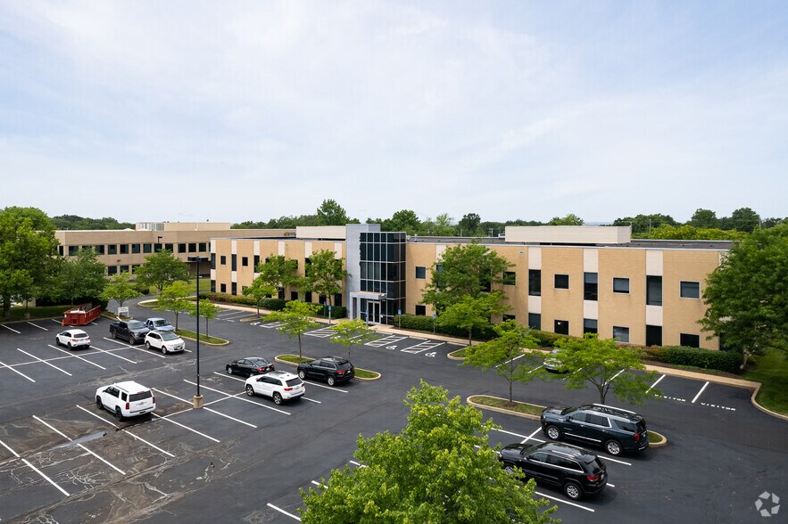 More Photos Of 3870 S Lindbergh Blvd, Saint Louis Office For Sale