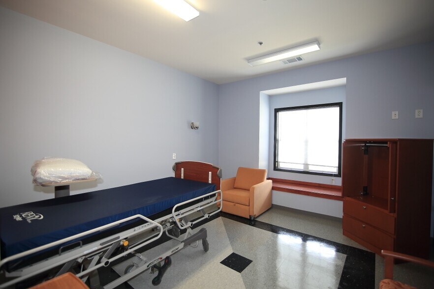 More Photos Of 22 Madras Pky, Newnan Assisted Living For Sale