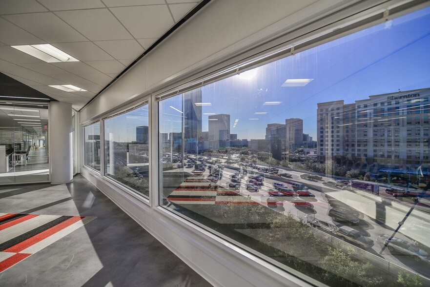 More Photos Of 2425 West Loop South, Houston Office For Lease